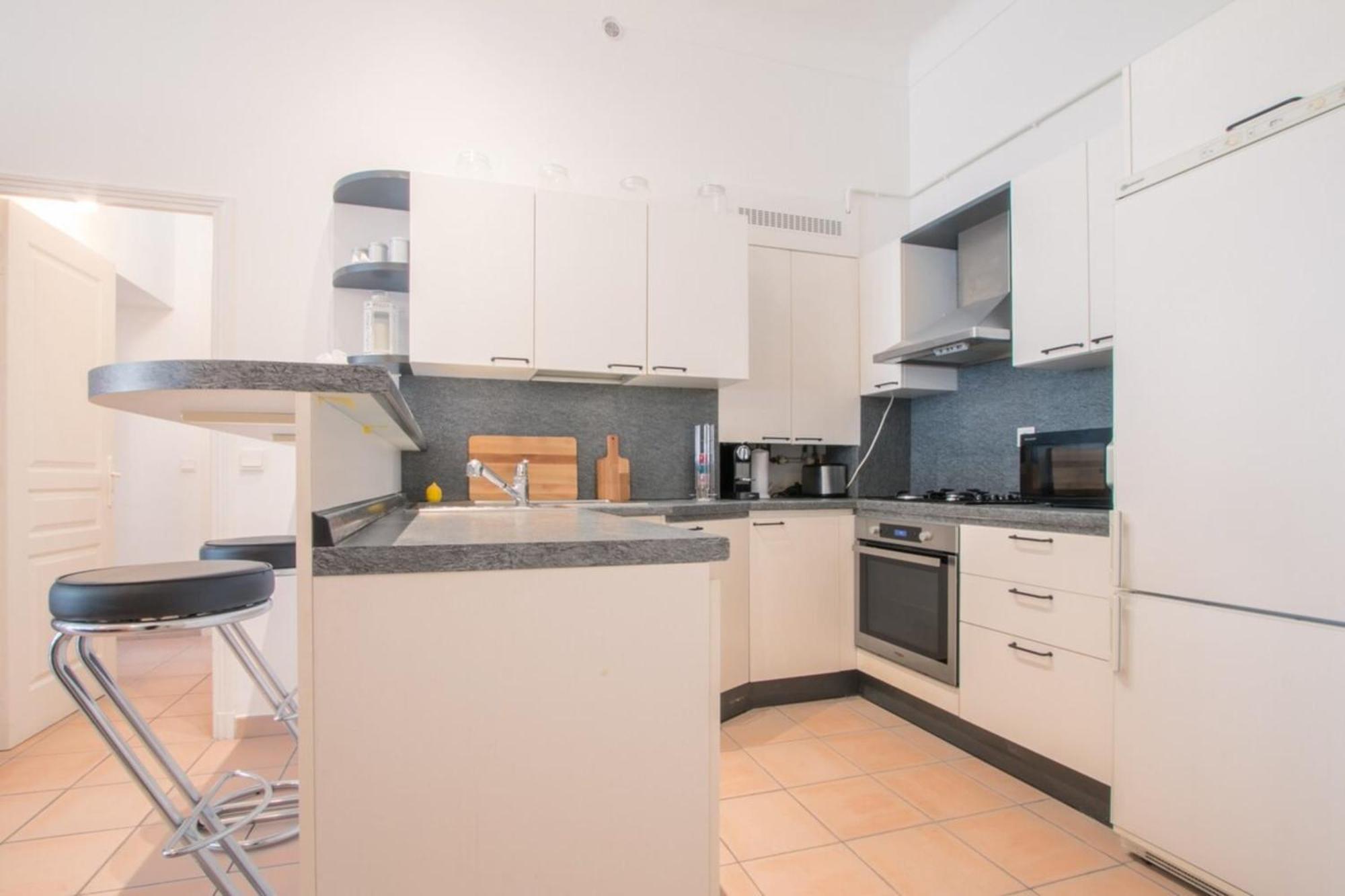 Spacious 2-Bedroom In The Centre Of 芒通 外观 照片